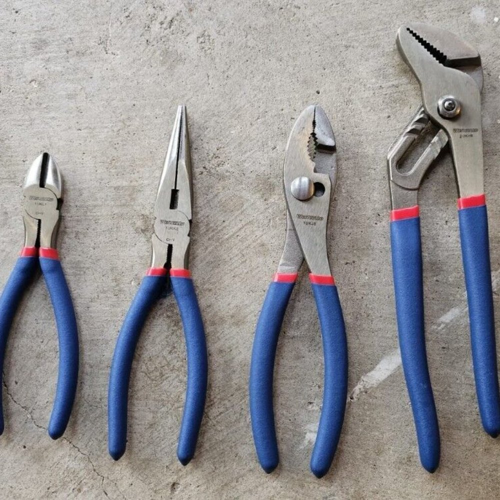 WESTWARD Plier Set: 5 Pliers, Std Cushion Grip, Manual, Pouch, 2 -5 Pliers Range